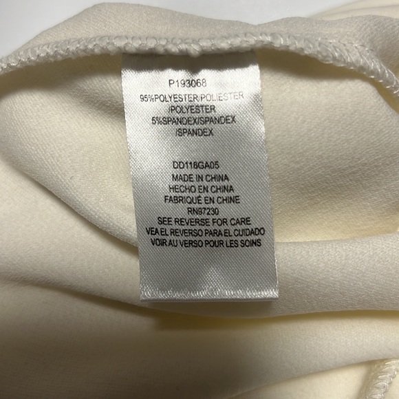 Ivory Color Romper🤍 - Picture 5 of 5